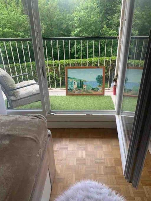 Proche Chateau De Versailles Avec Balcon Vu Sur Une Foret Et Parking Gratuit Pour 5 Personnes Maximum Exterior foto